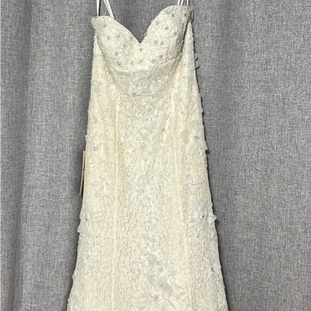Jasmin exclusive wedding dress in ivory size 10